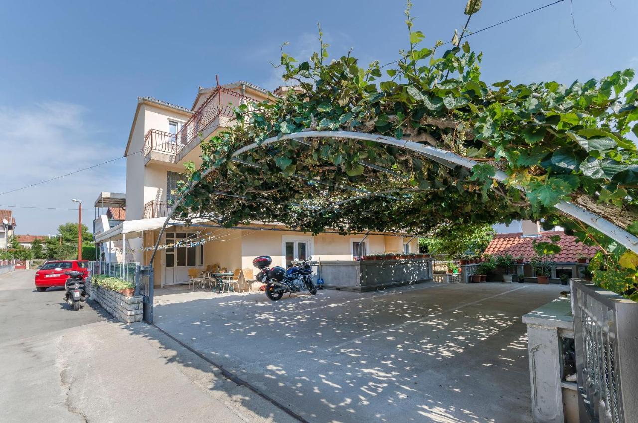 Apartments Mira I Vodice Eksteriør bilde