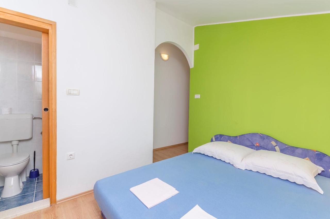 Apartments Mira I Vodice Eksteriør bilde