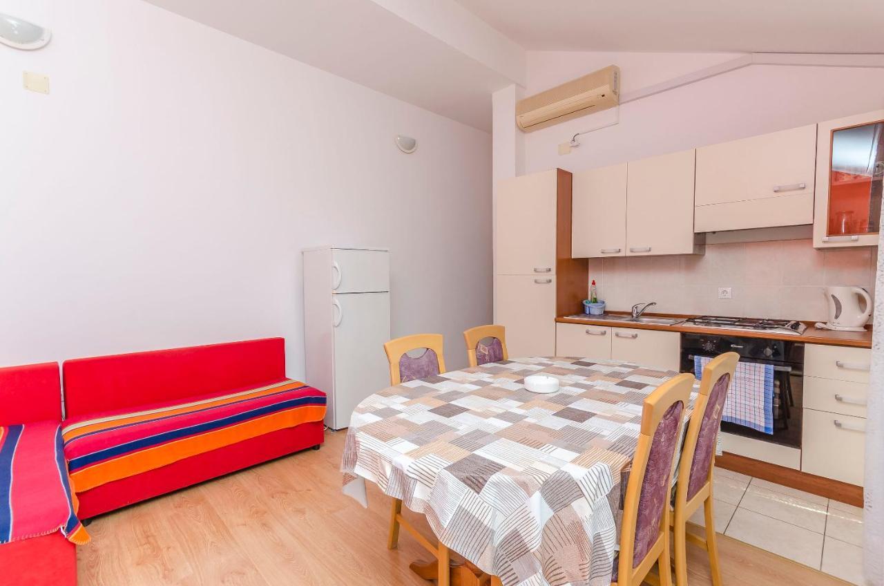 Apartments Mira I Vodice Eksteriør bilde