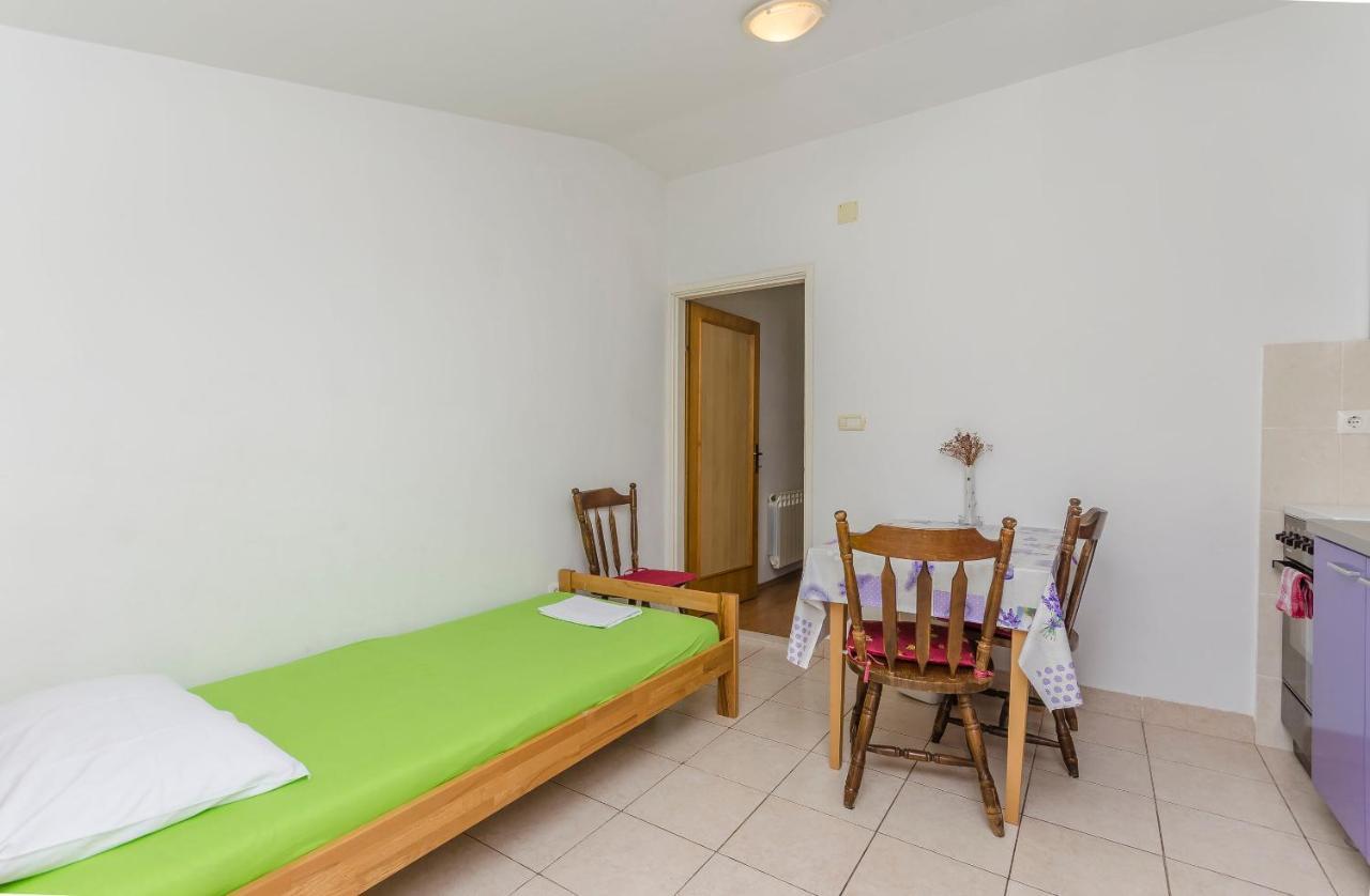 Apartments Mira I Vodice Eksteriør bilde