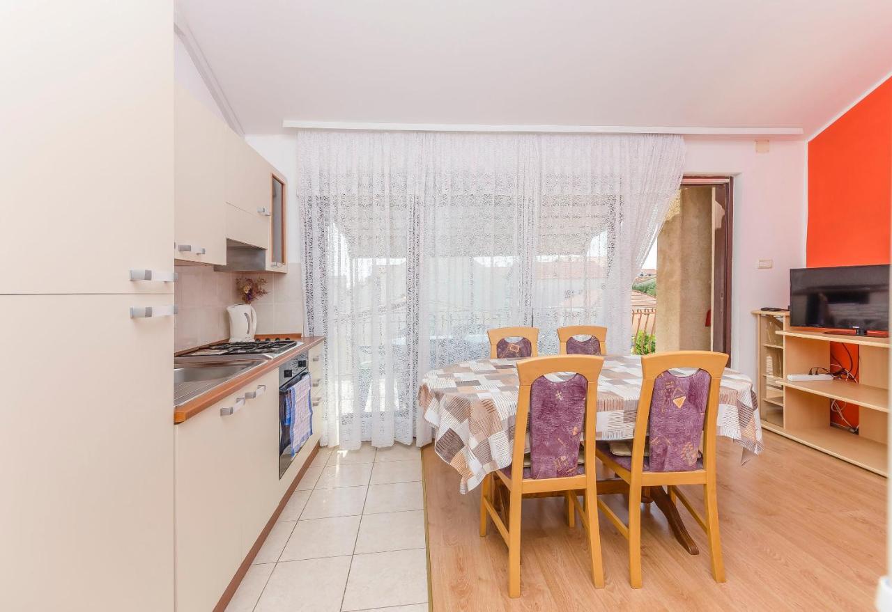 Apartments Mira I Vodice Eksteriør bilde