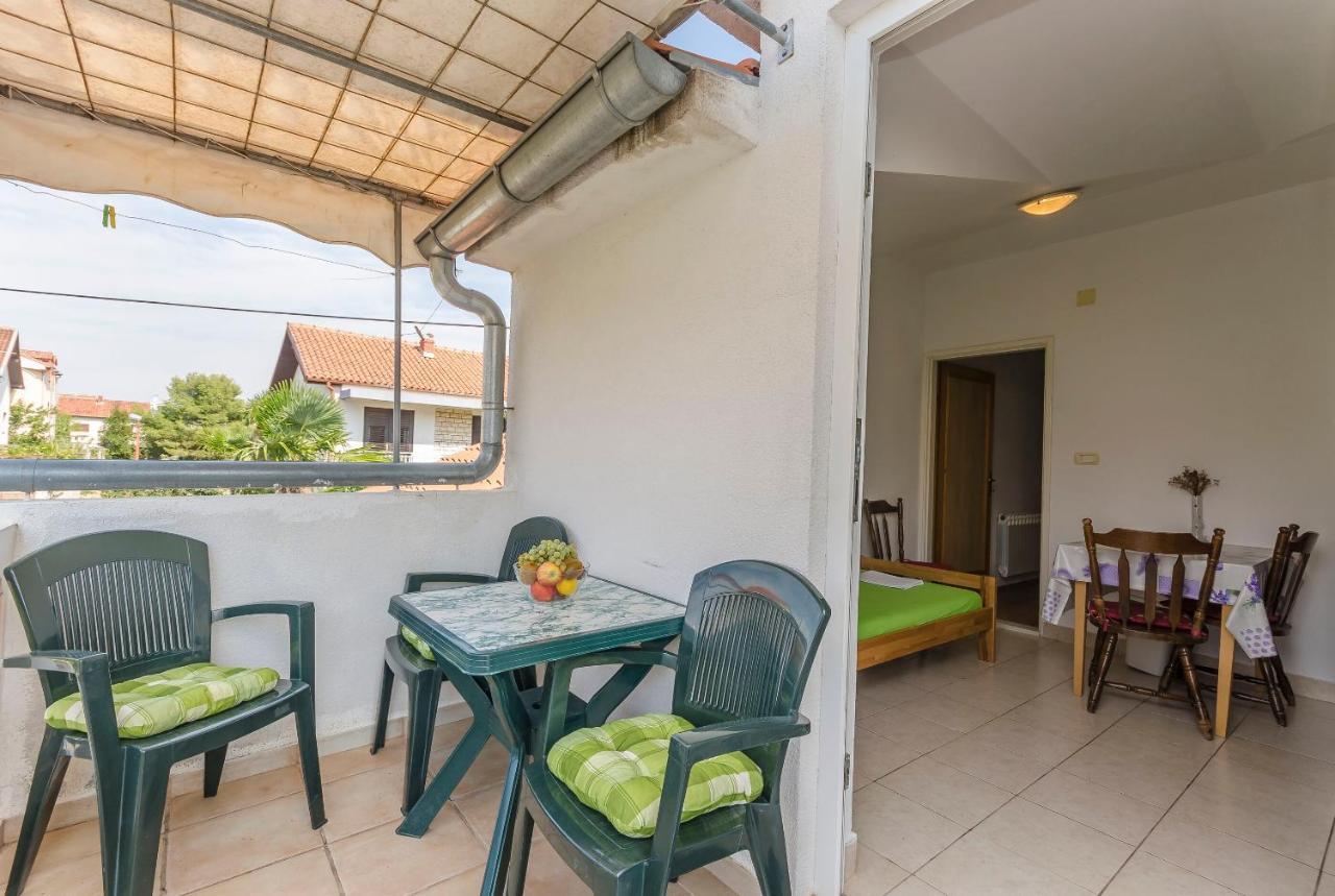Apartments Mira I Vodice Eksteriør bilde
