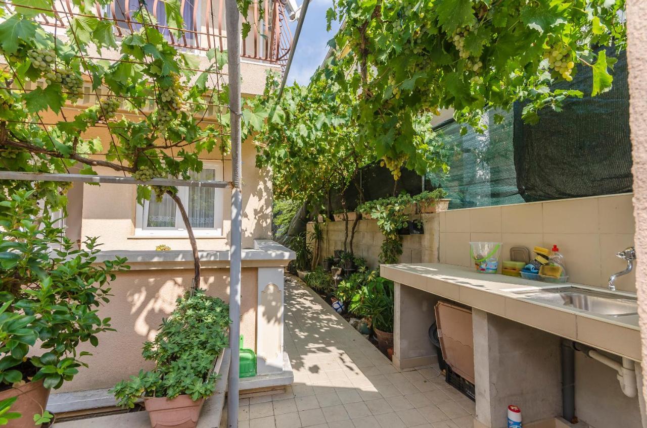 Apartments Mira I Vodice Eksteriør bilde