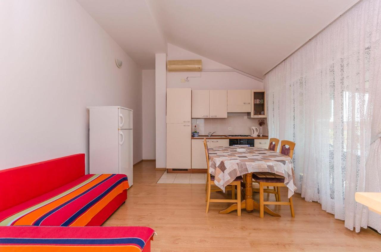 Apartments Mira I Vodice Eksteriør bilde